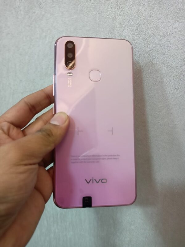 Vivo Y17